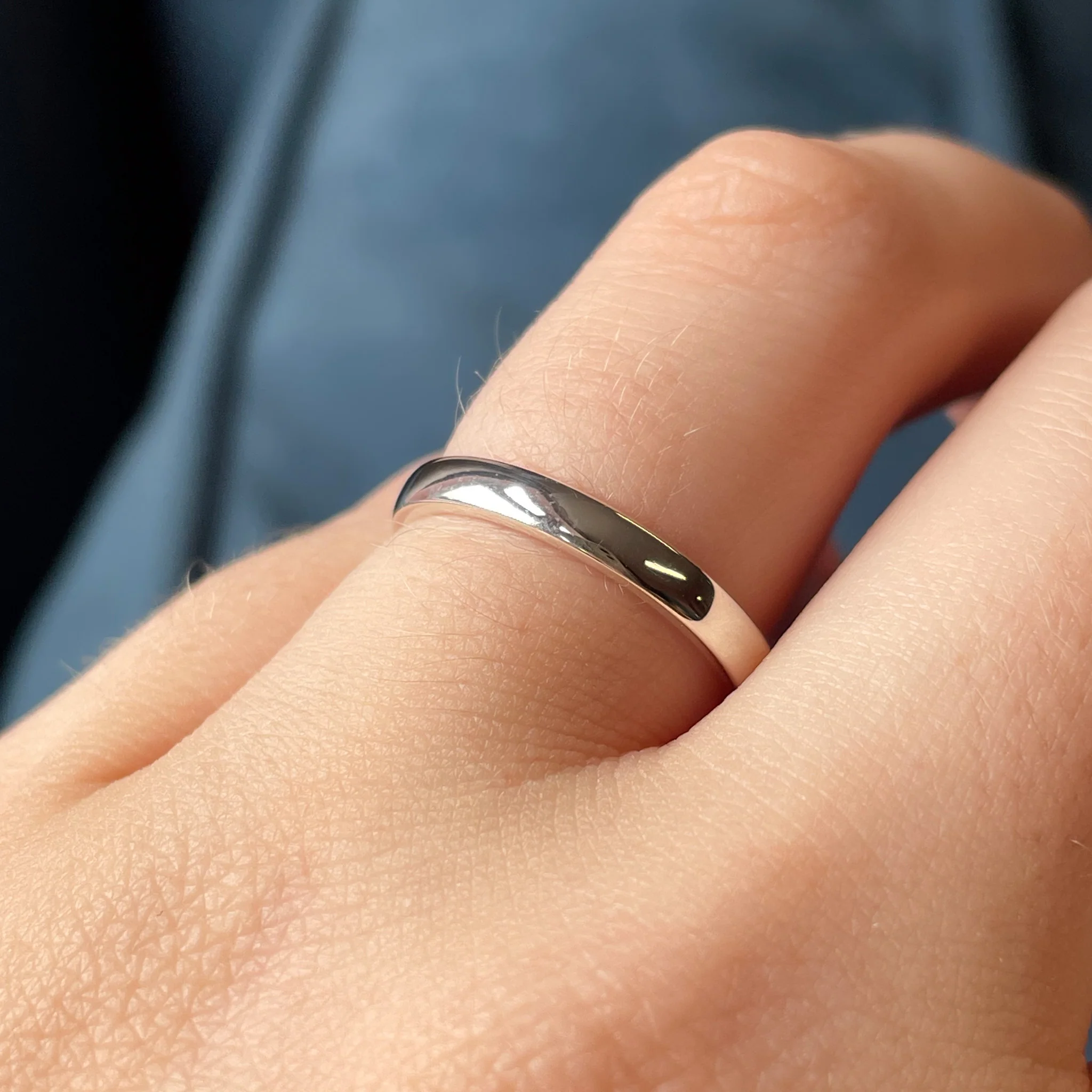 Xander - Slim Hidden Leaves Unisex Wedding Ring - Made-to-Order - Image 3